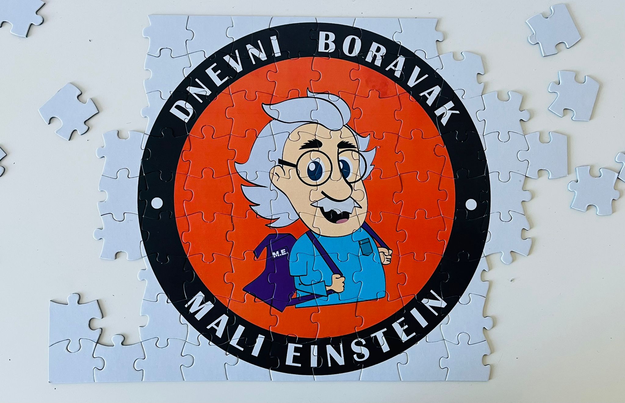 Upisi u dnevni boravak mali einstein